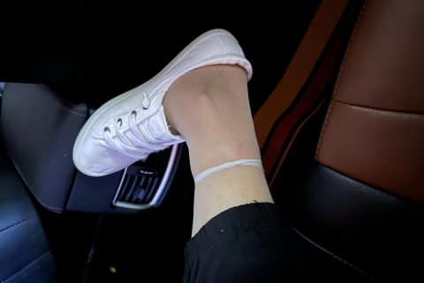 丝袜里面捆绑和美女约会吃饭