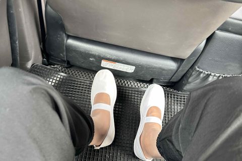 舞蹈鞋 白一带配丝袜好看吗