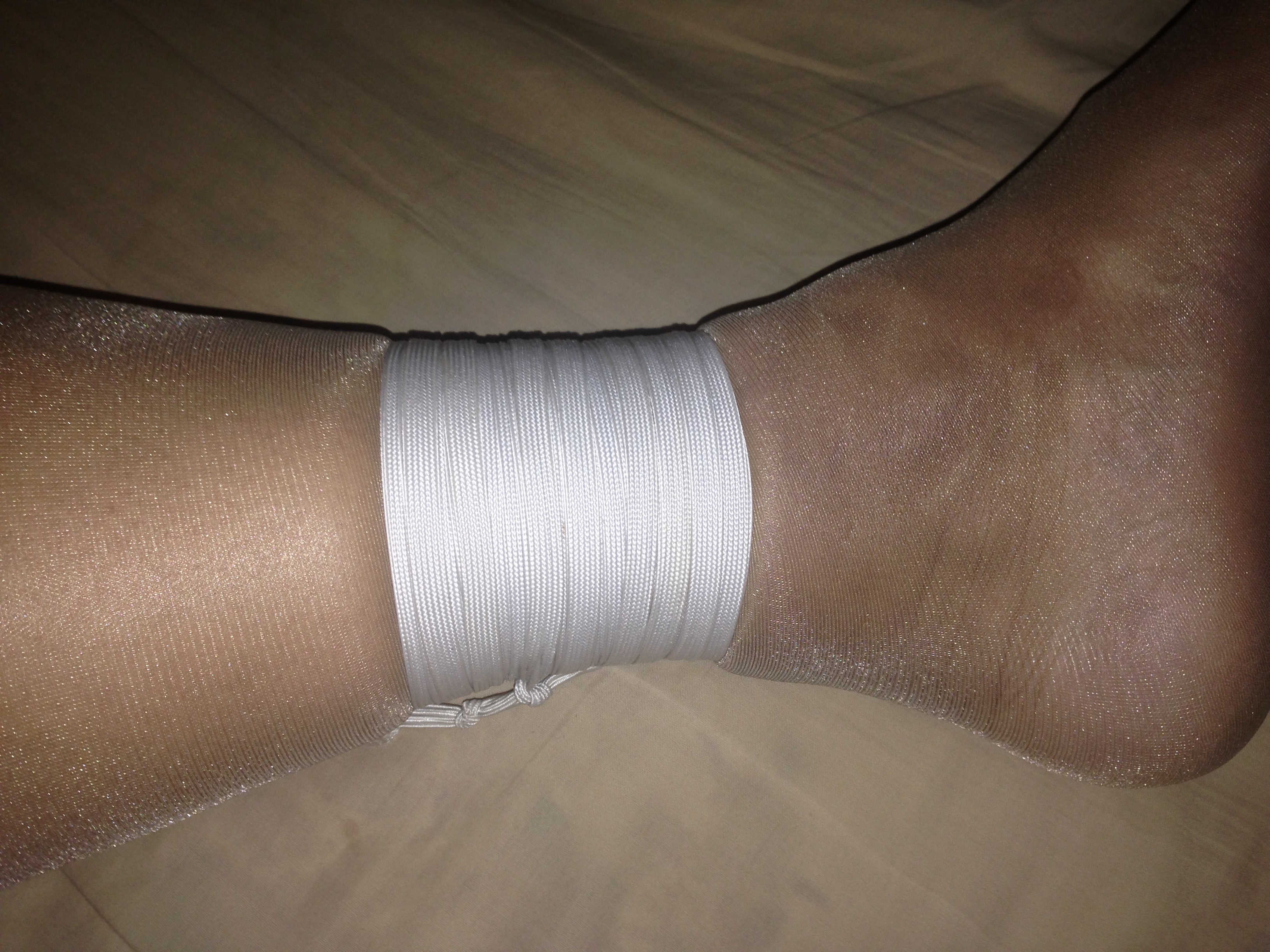 紧缚差点腿断了