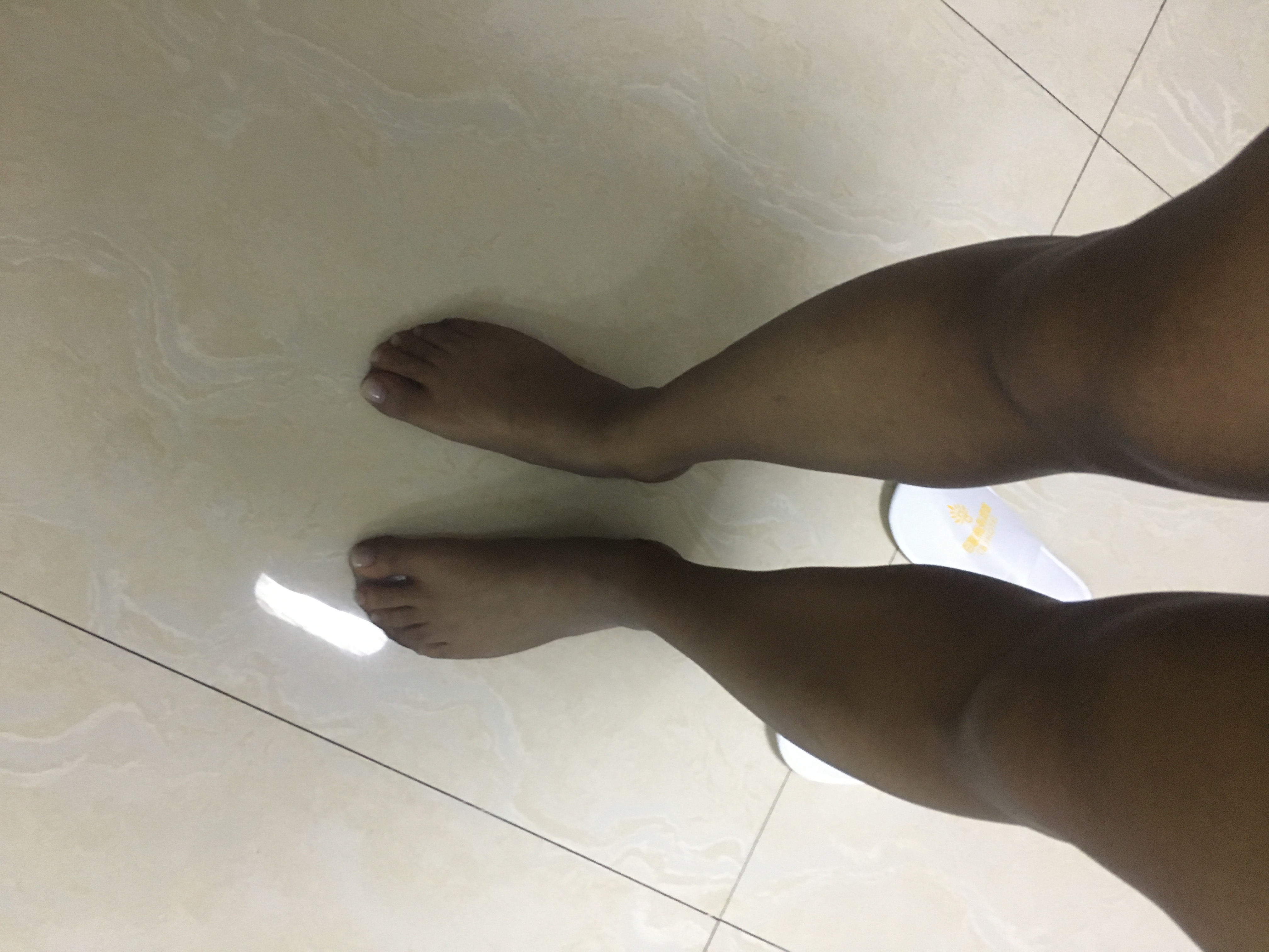 换个丝袜款式和鞋