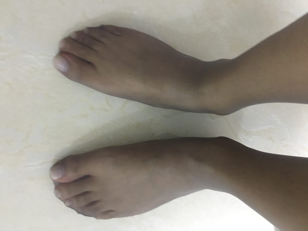 换个丝袜款式和鞋