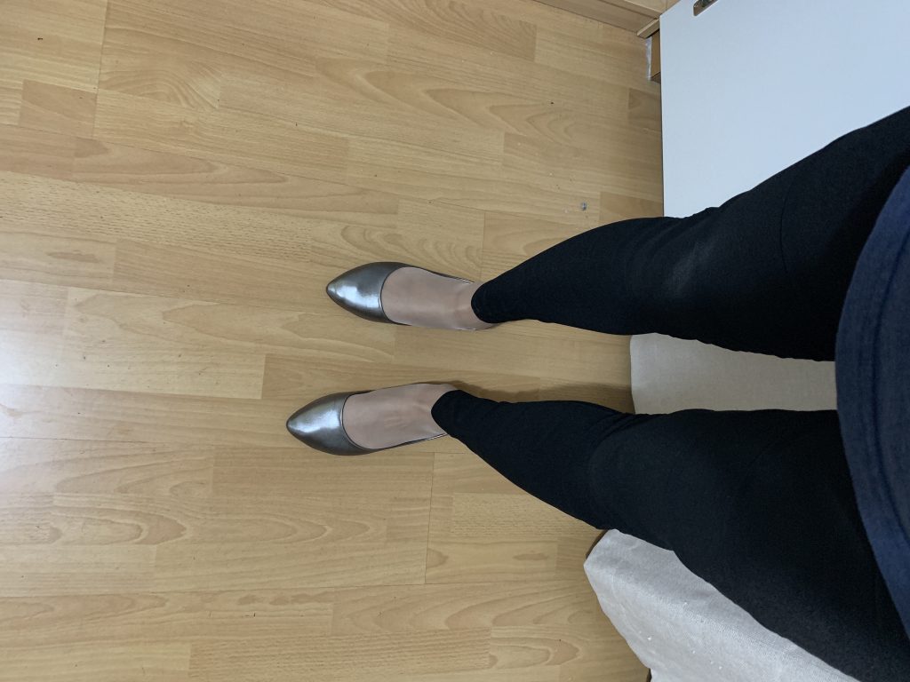 紧身裤加皮筋捆绑