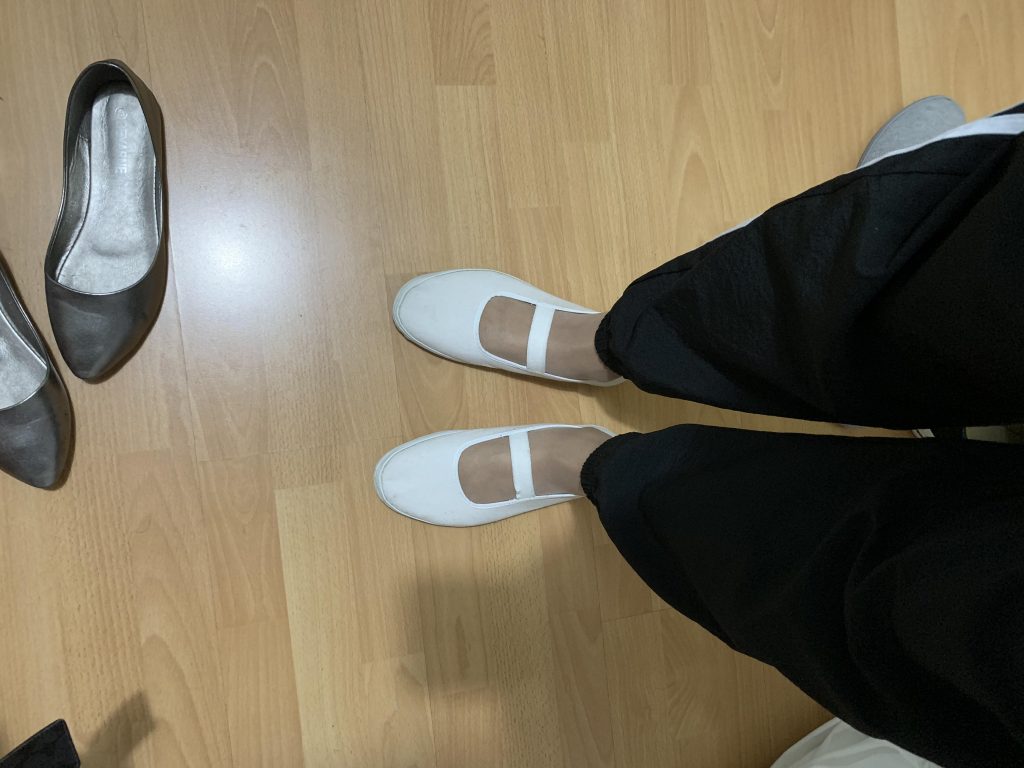 纯欲系列小白鞋+帆布鞋丝袜，还有雪地踩踏