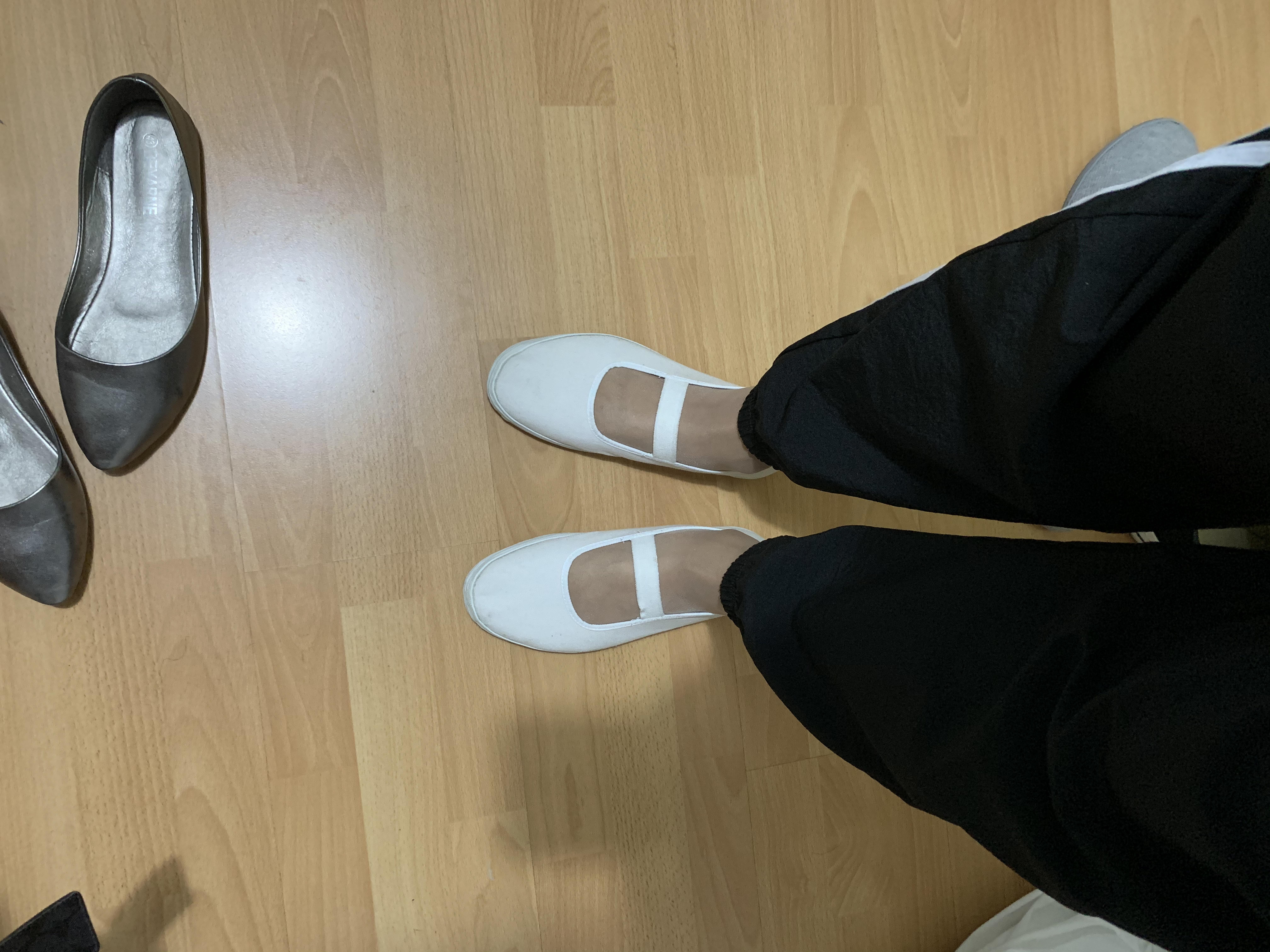 纯欲系列小白鞋+帆布鞋丝袜，还有雪地踩踏