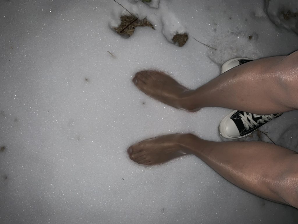纯欲系列小白鞋+帆布鞋丝袜，还有雪地踩踏