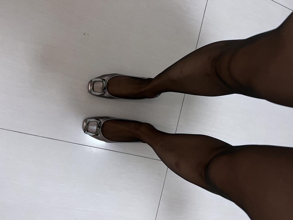 蓝色磨砂美甲也太好看了吧