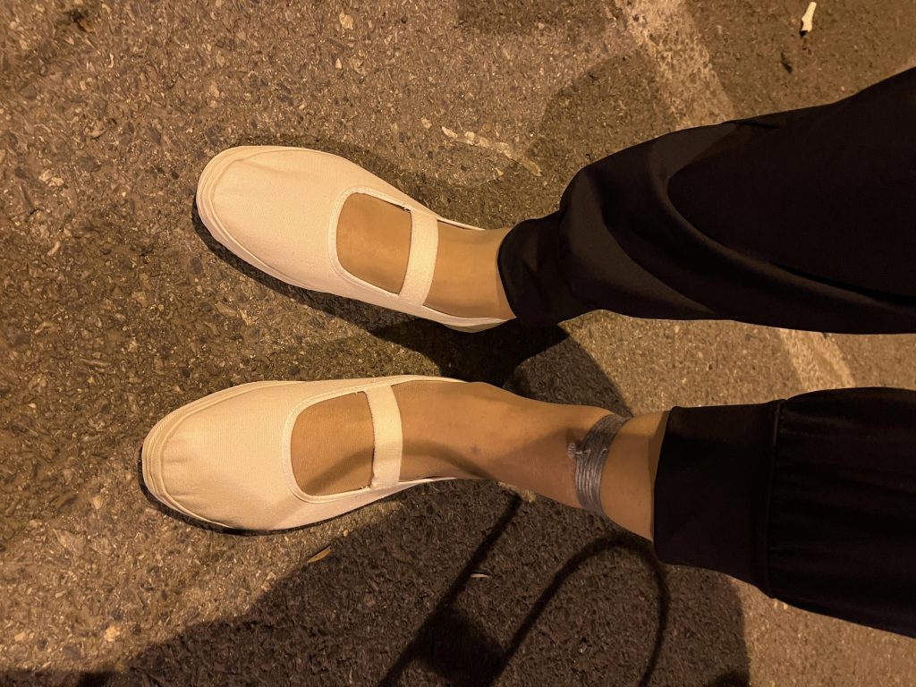 小小的皮筋脚都给我勒肿了