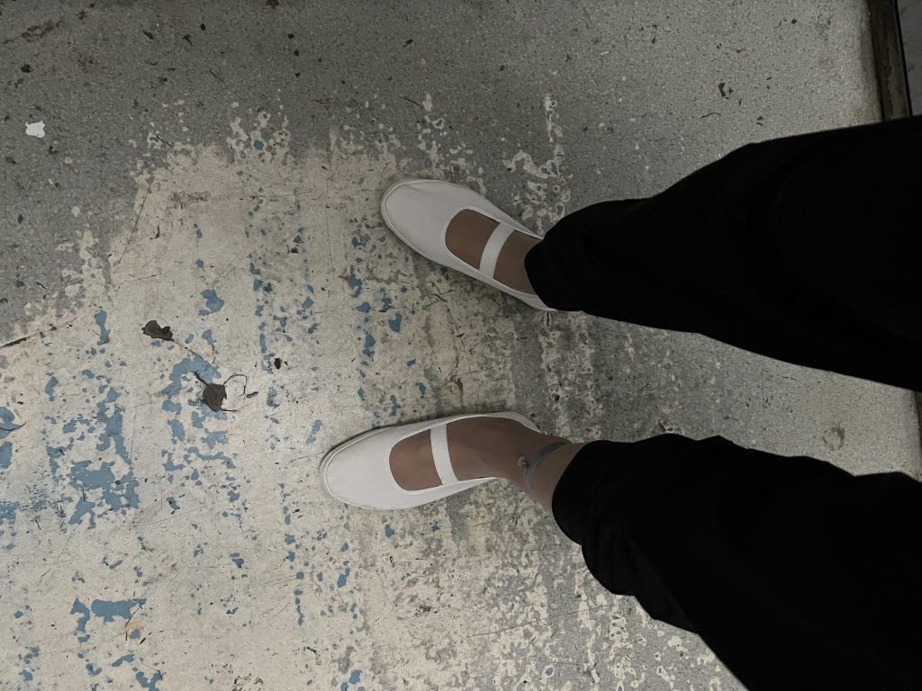 小小的皮筋脚都给我勒肿了