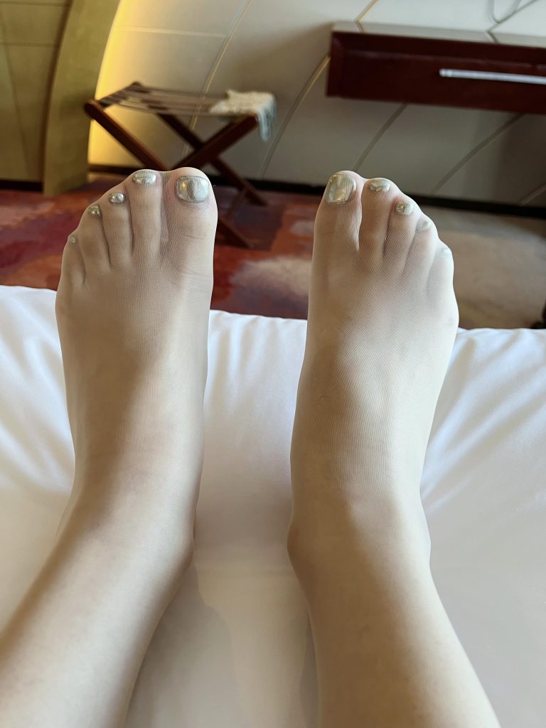 做美甲附带很多丝袜图