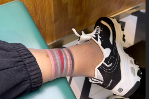 丝袜里面捆绑参加朋友饭局，勒太紧，也没法解开，脚差点废了