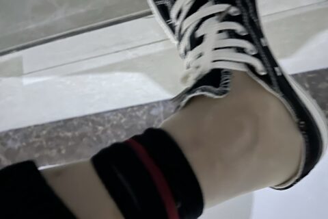 丝袜里外双层捆绑去足疗，差点死过去，技师都说我脚冰凉按着木的